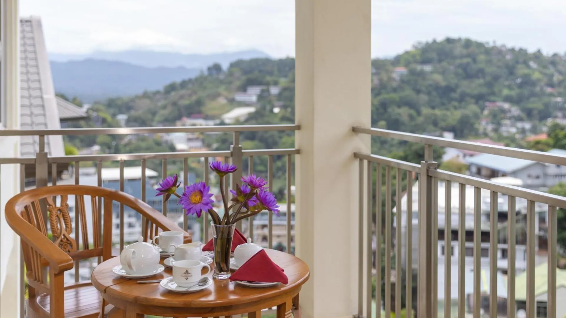 Hotel Cassendra Kandy 4*,